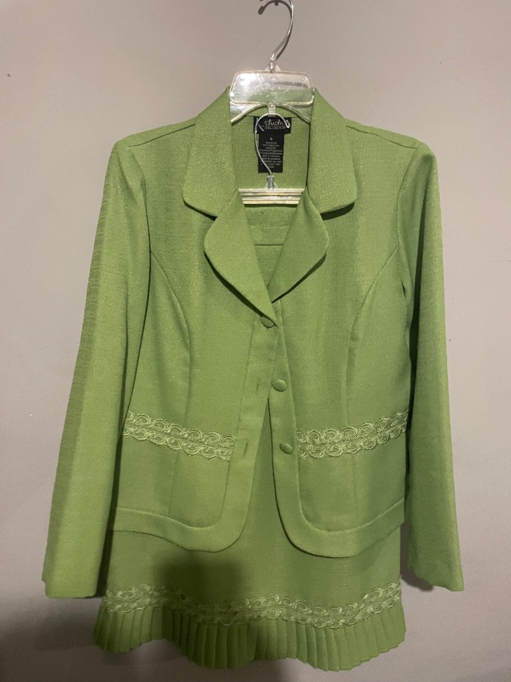Studio Collectiom women’s size 8 green 2 piece skirt suit